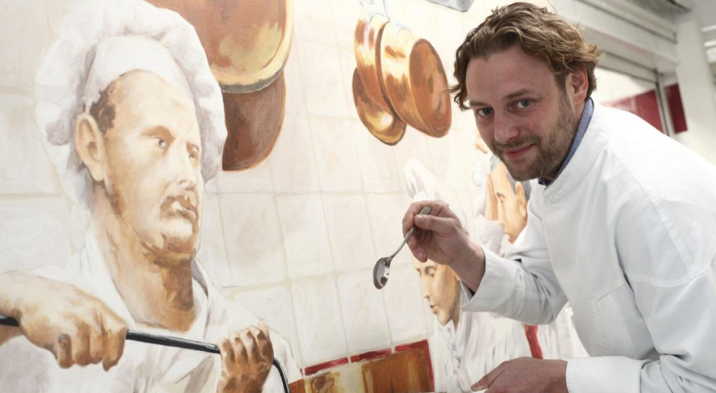 Chef Arnaud Donckele in the kitchen