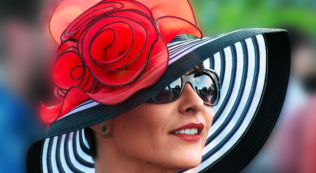 Fashion accessories: the Women's Hat and history celebreMagazine